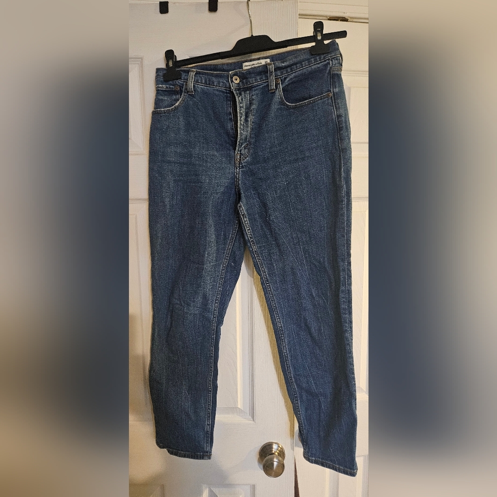 Abercrombie the mom high rise jean